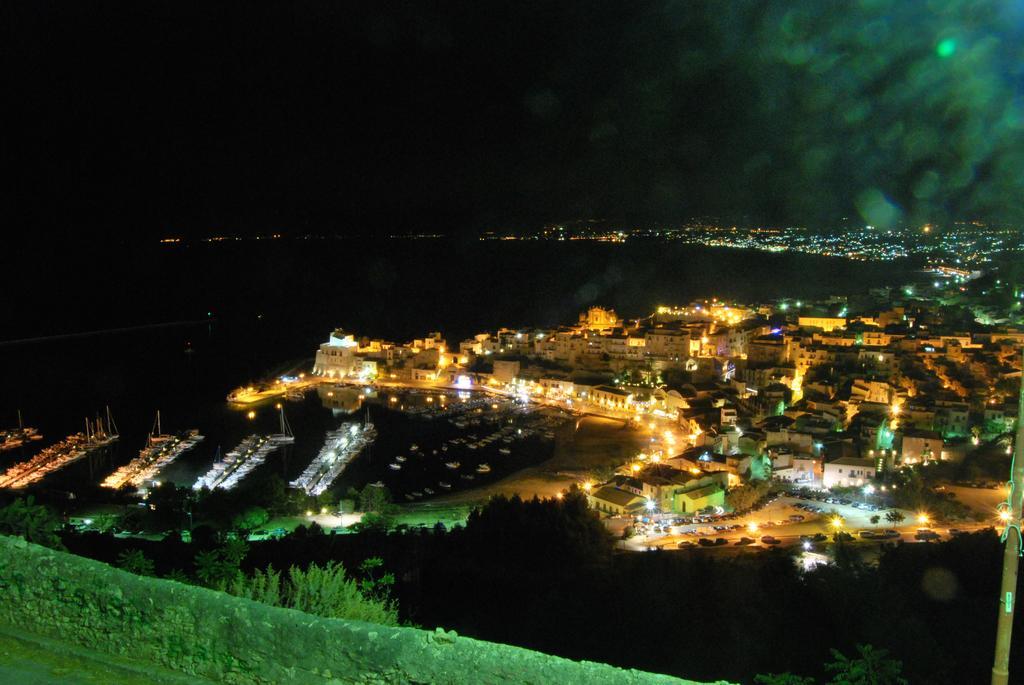 Casa Vacanze La Terrazza Sul Golfo カステッランマーレ・デル・ゴルフォ エクステリア 写真