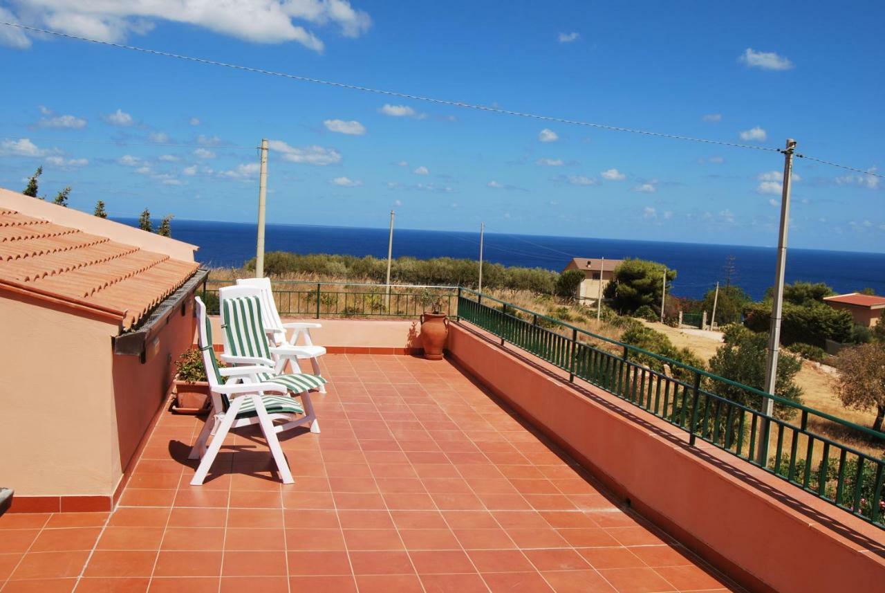 Casa Vacanze La Terrazza Sul Golfo カステッランマーレ・デル・ゴルフォ エクステリア 写真
