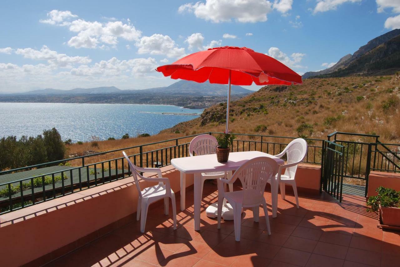 Casa Vacanze La Terrazza Sul Golfo カステッランマーレ・デル・ゴルフォ エクステリア 写真
