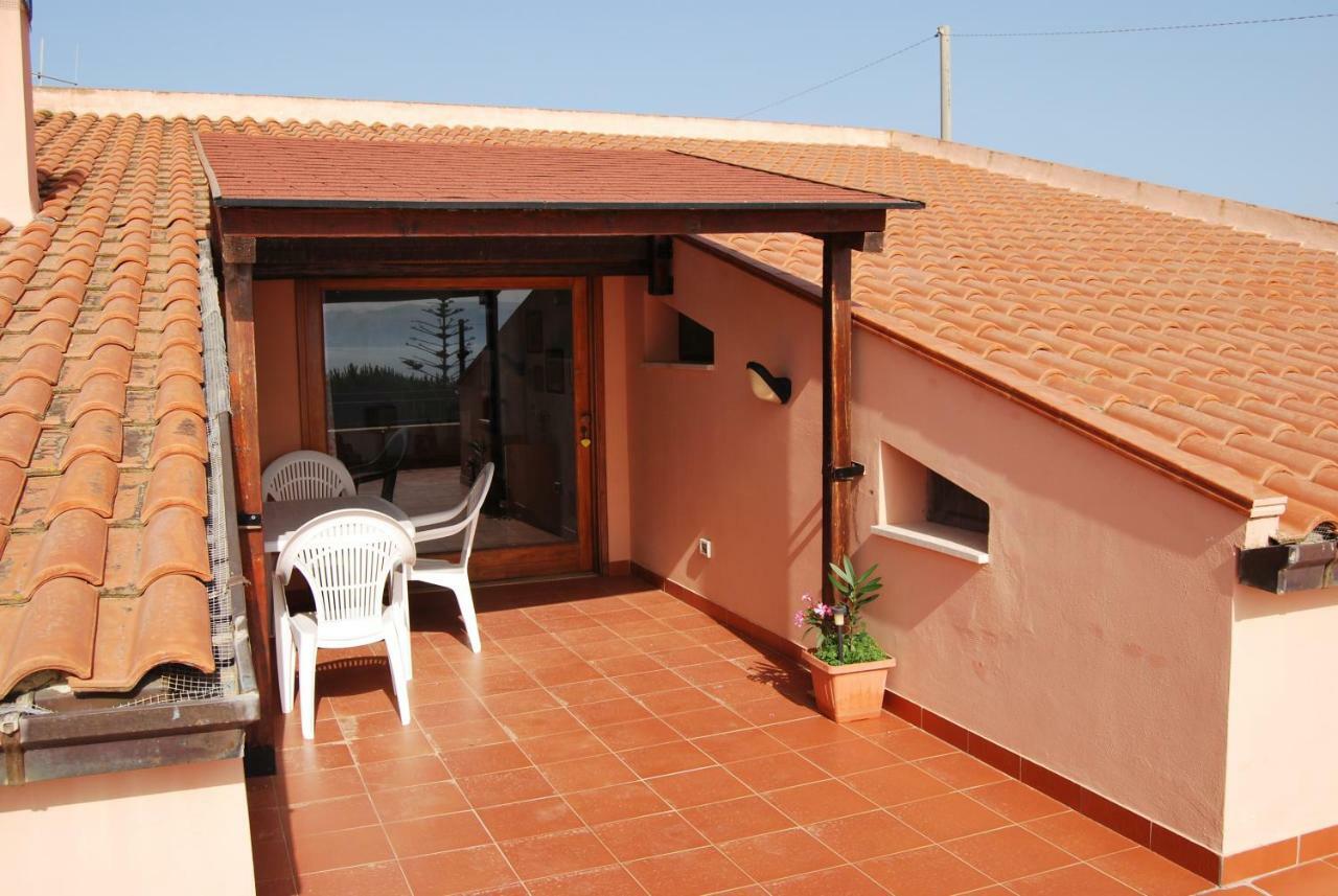 Casa Vacanze La Terrazza Sul Golfo カステッランマーレ・デル・ゴルフォ エクステリア 写真