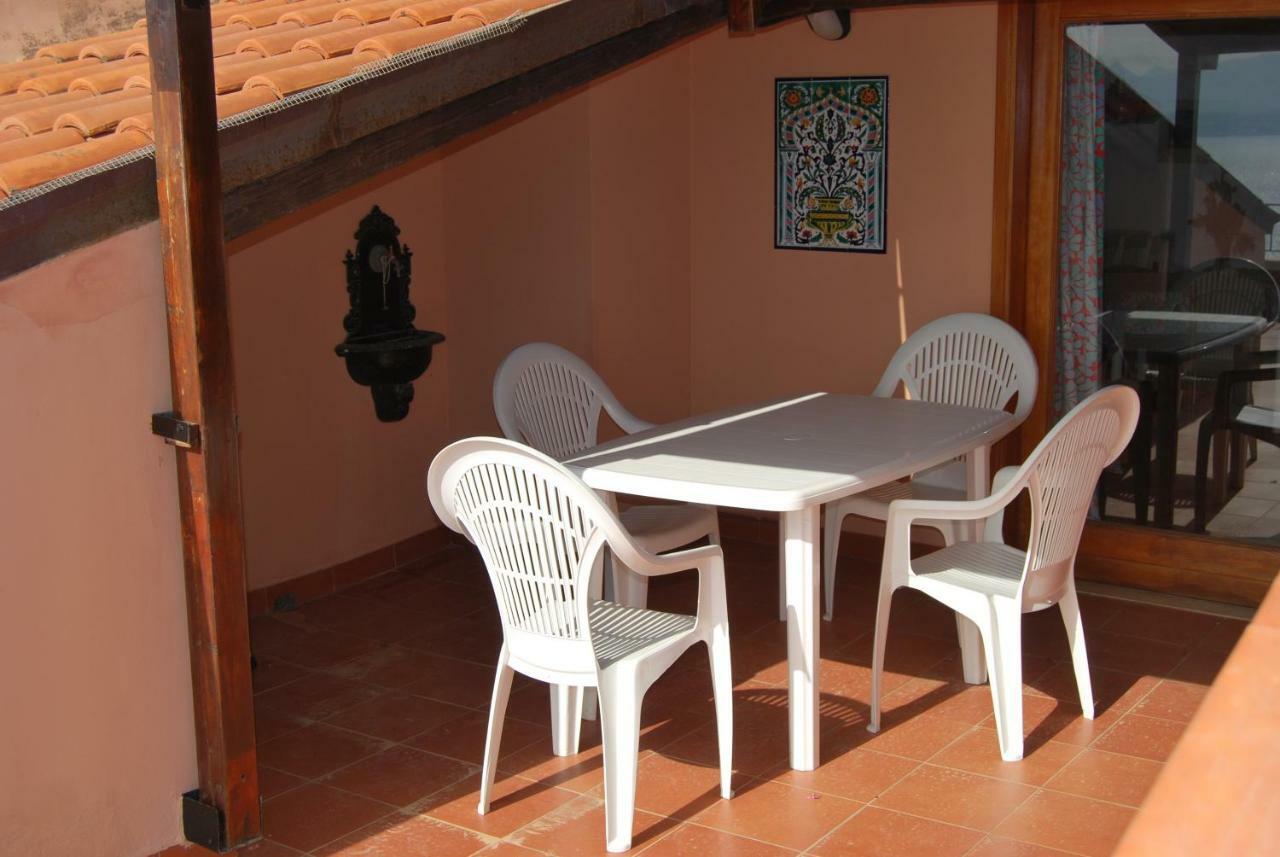 Casa Vacanze La Terrazza Sul Golfo カステッランマーレ・デル・ゴルフォ エクステリア 写真