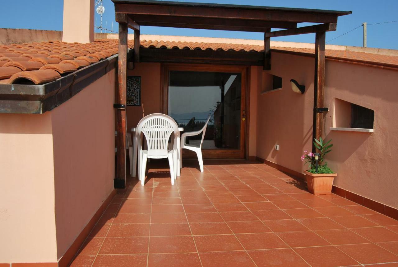 Casa Vacanze La Terrazza Sul Golfo カステッランマーレ・デル・ゴルフォ エクステリア 写真