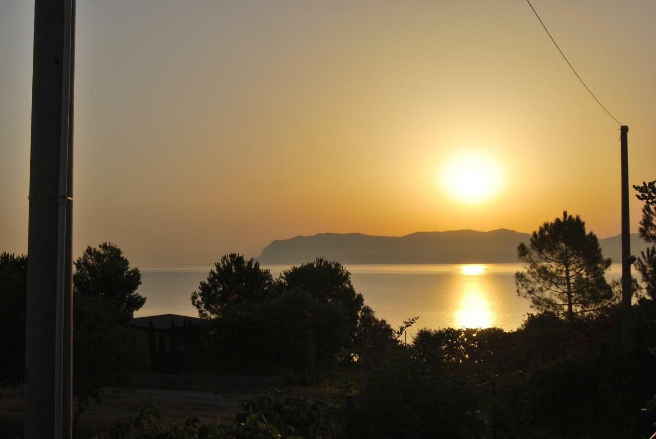 Casa Vacanze La Terrazza Sul Golfo カステッランマーレ・デル・ゴルフォ エクステリア 写真